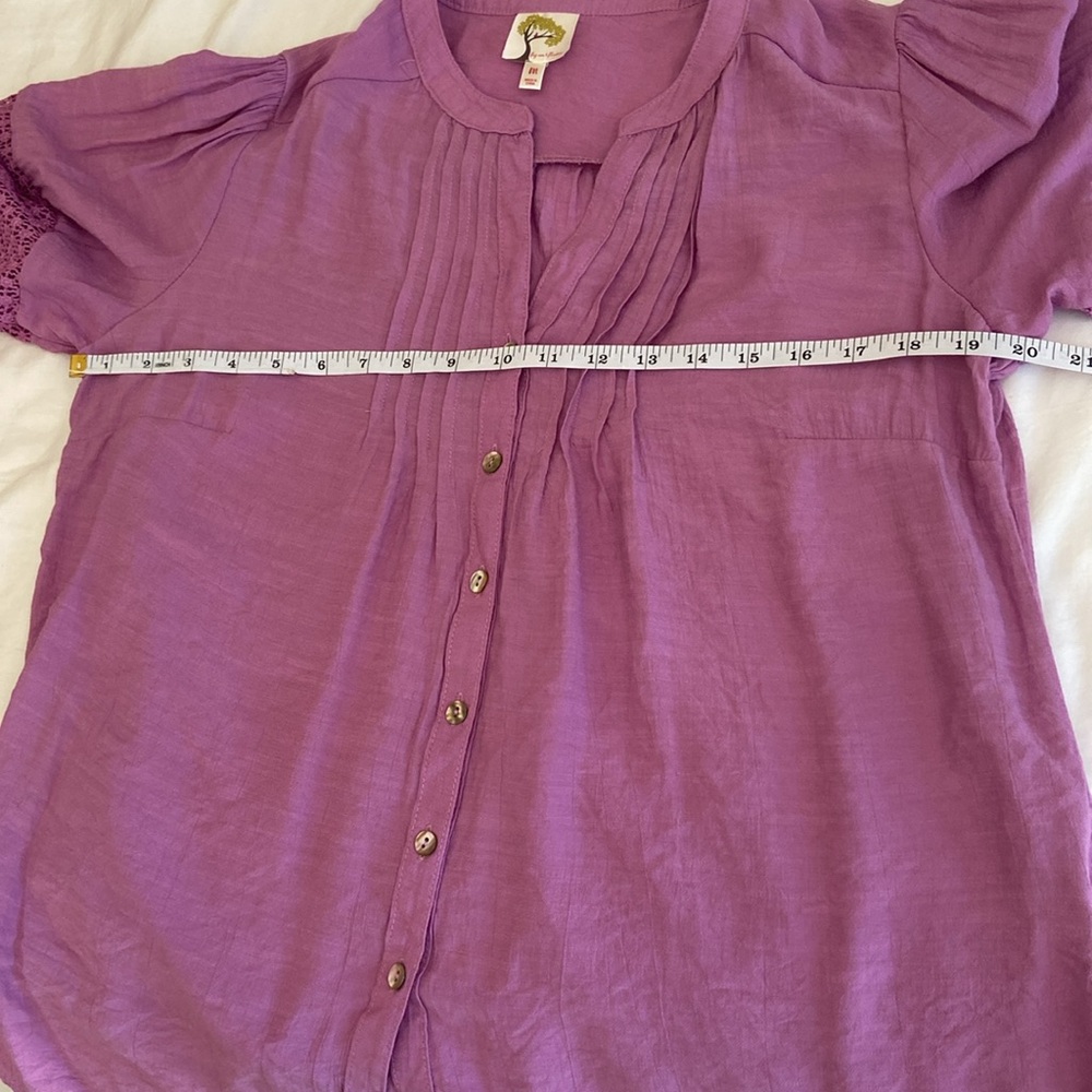 Fig and Flower Lavender Boho Button Front Balloon Sleeve Top, Medium - Picture 5 of 7